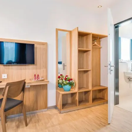 Hotel Apfelrot 3*