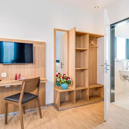 호텔 Hotel-etage Apfelrot Managed By Apfelbaum 3*